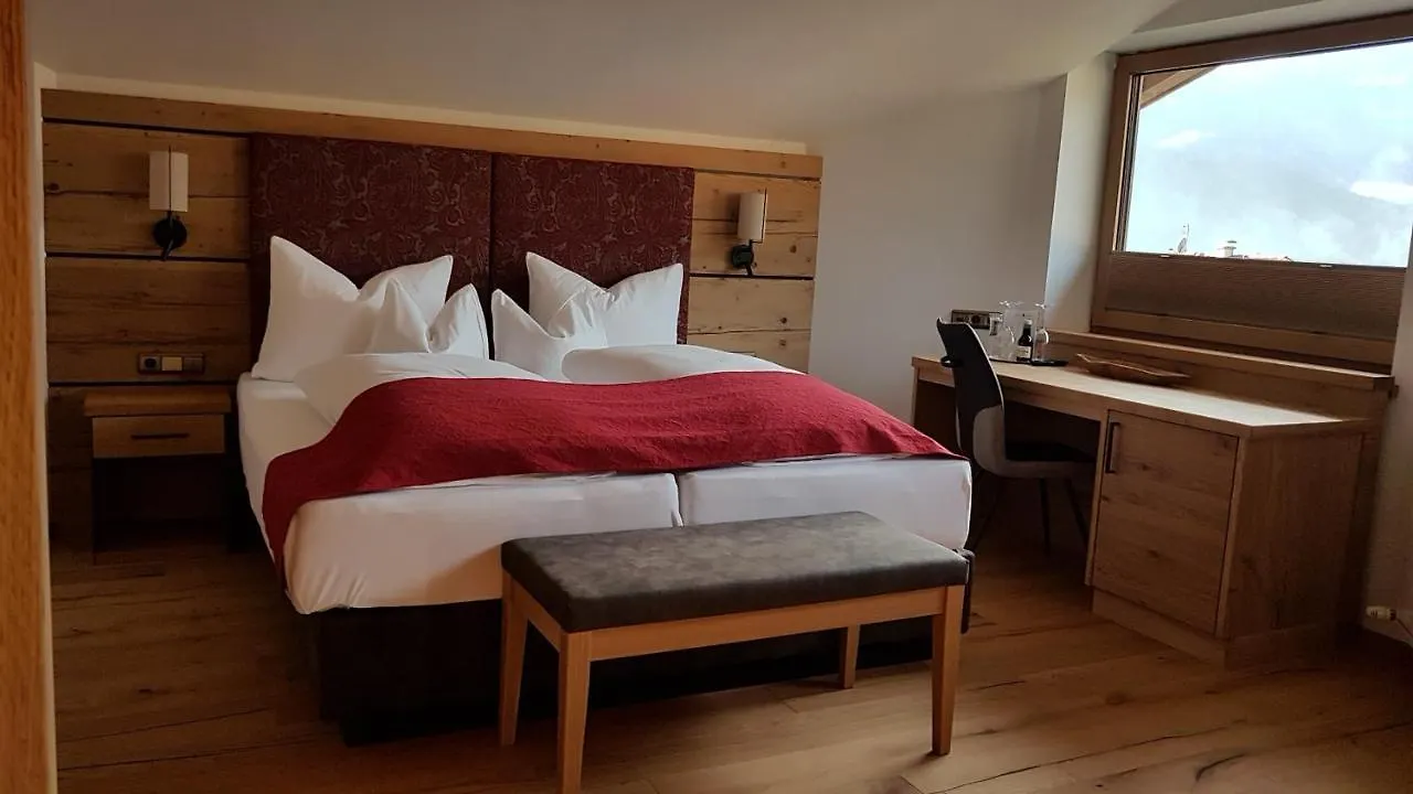 Hotel Tyrolis Zirl 4*,